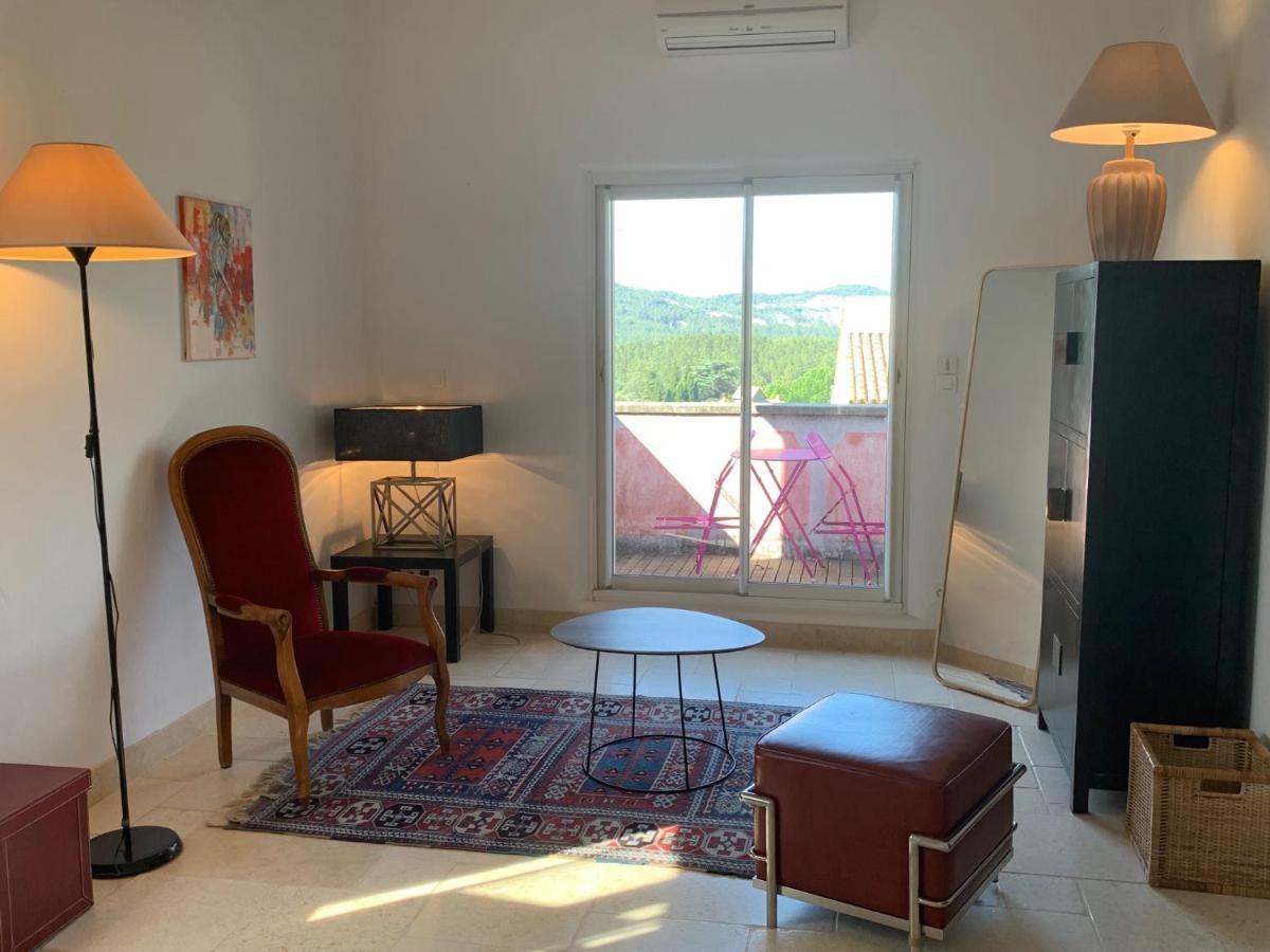 Les Moineaux Bed & Breakfast รุสเทรล ภายนอก รูปภาพ